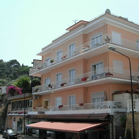 Hotel Nettuno Diano Marina Eksteriør billede