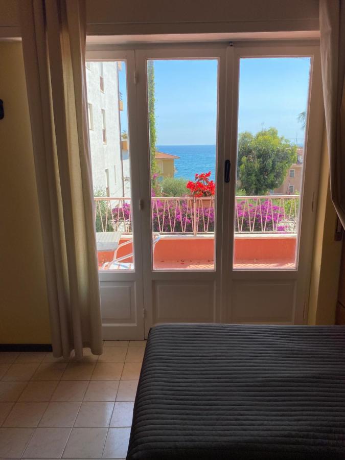 Hotel Nettuno Diano Marina Eksteriør billede